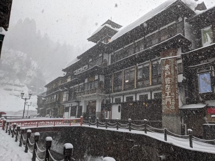 雪の能登屋旅館