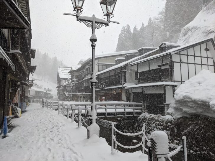 昼の銀山温泉
