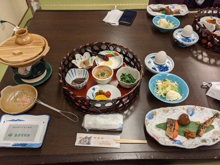 能登屋旅館の朝食